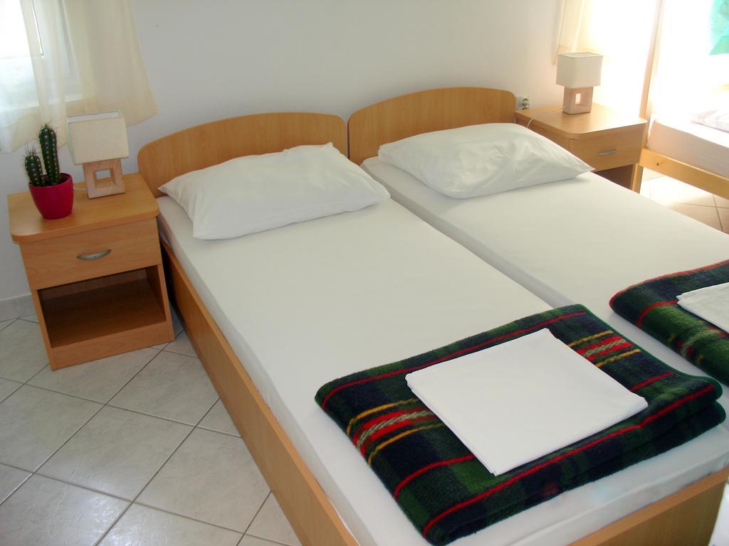 Hostel Amfora Fažana Rum bild