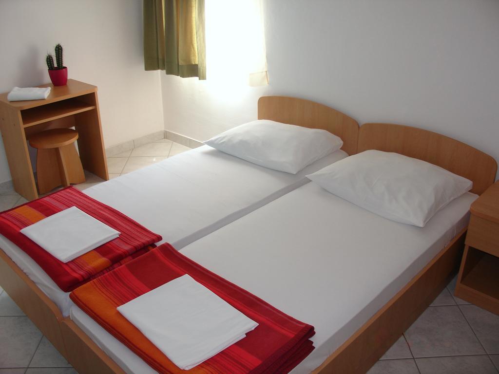 Hostel Amfora Fažana Rum bild